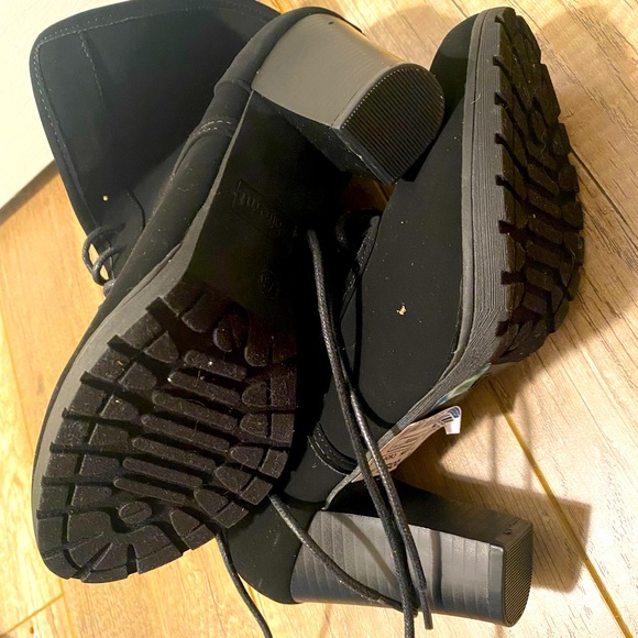 Black Booties. Size 7.5 brand new - Picture 2 of 2